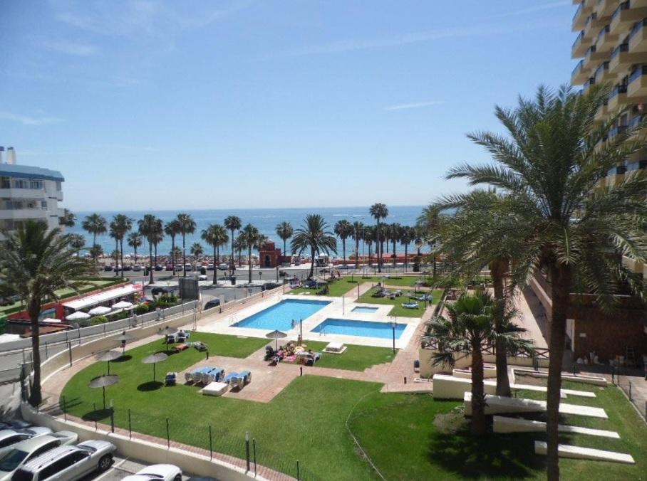 Aloha Playa Apartment Benalmadena Bagian luar foto